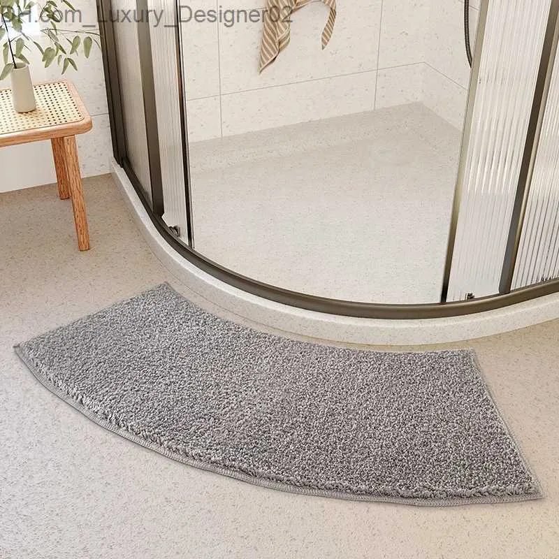카펫 단색 흡수 곡선 곡선 바닥 매트 및 홈 욕실을위한 비 슬립 도어 샤워 실 Q240426