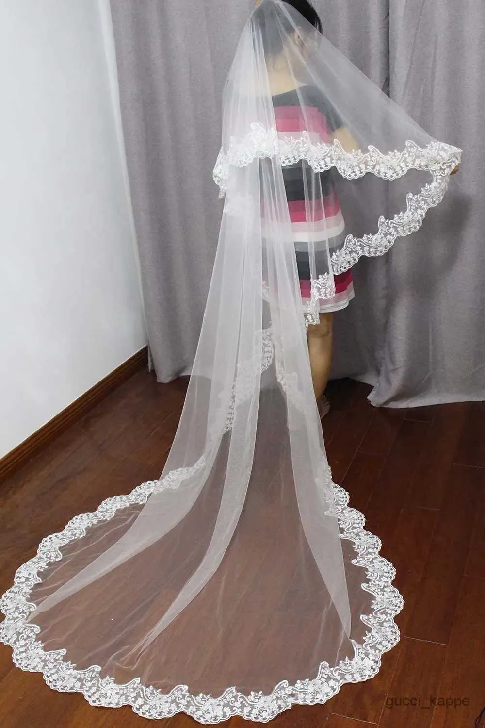 Bijoux de cheveux de mariage élégant 2 niveaux couvrent le visage Veille de mariage avec rouesur en tulle doux ventre de mariée ivoire avec peigne
