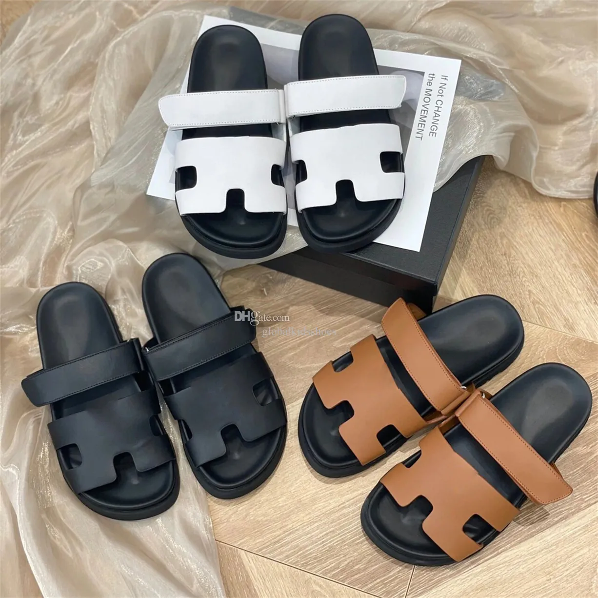 Tasarımcı Sandalet Chypre Sandal Slaytları Kadın Ayakkabı Terlikleri Noir Calfskin Deri Düz Sandal Turuncu Siyah Blanc Gün batımı Naturel Sandale Sap Tarak Tasarımcı Ayakkabı