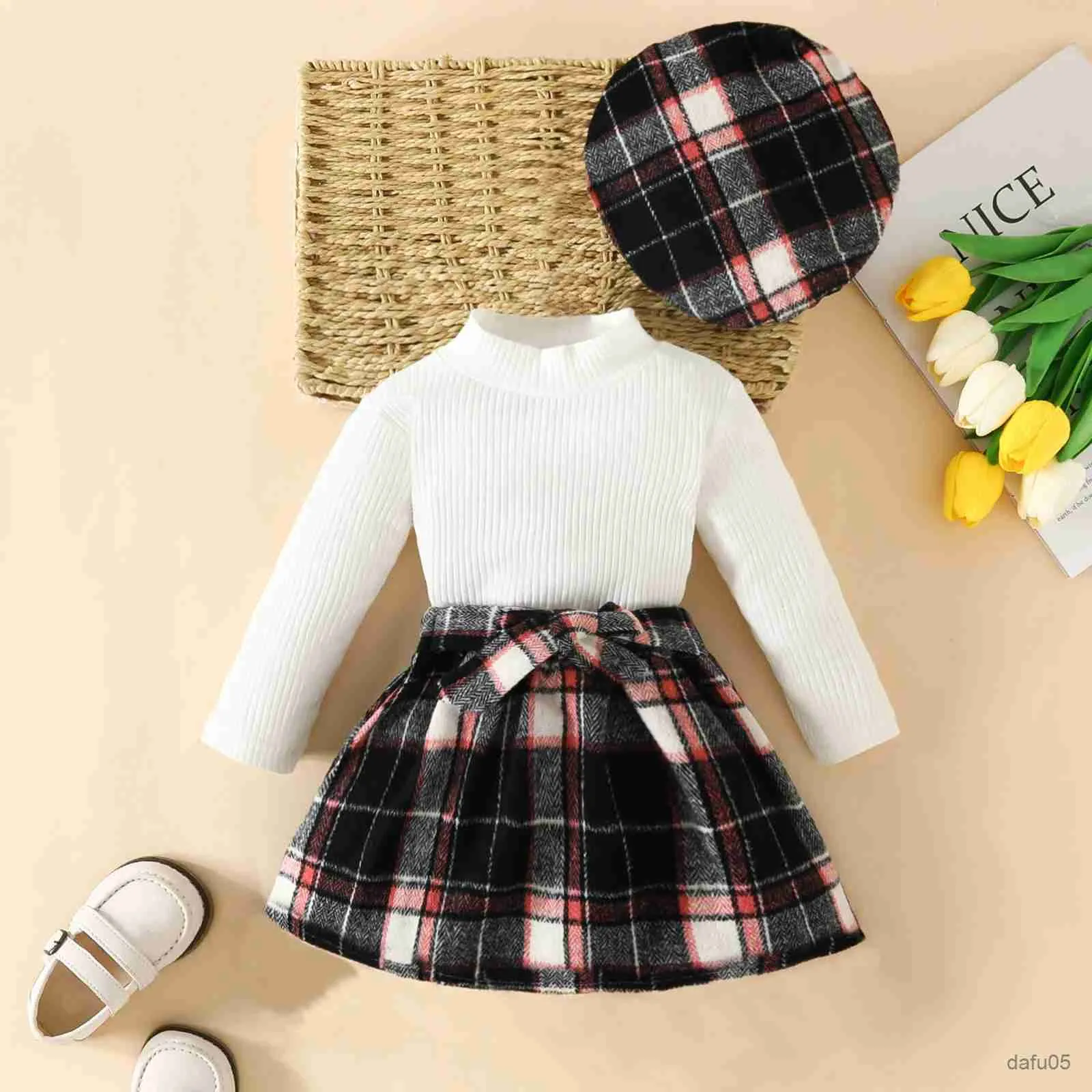 Kledingsets Kinderkleding Girl Lange mouw geribbelde witte tops+plaid a-line mini rok+baret hoeden verjaardag outfits kinderkleding kleding