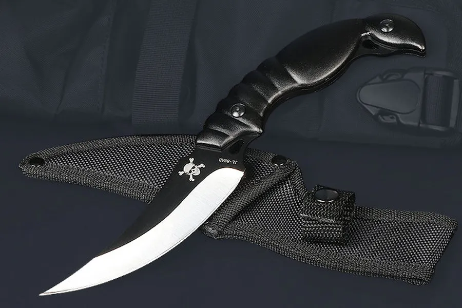 M7742 Przetrwanie prosty nóż 3CR13MOV Black Tail Point Blade Blade Pełny tang aluminiowy uchwyt na zewnątrz stałe noże łopatki z nylonową osłoną nylonową