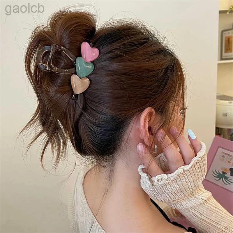 Hair Clips Barrettes Korean Y2k Summer Large Jelly Heart Hair Claw Clips Girls Trendy Acrylic Hairpin Barrettes Washing Face Headdress Accessories 240426