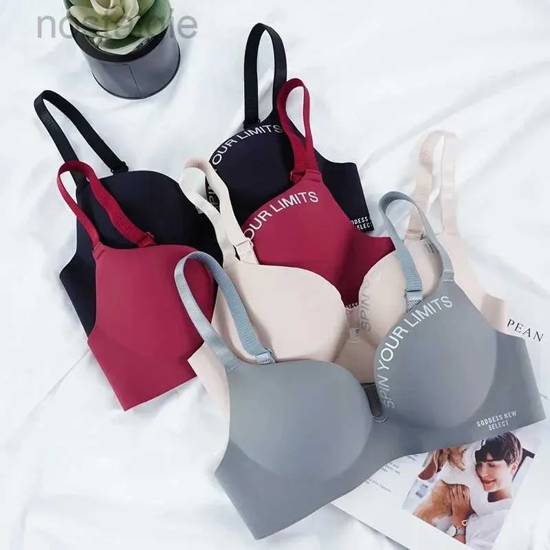 La maternità intimata da donna reggiseno senza fluido reggiseno sexy push up biancheria biancheria biancheria bianche wireless lettera di moda lingerie modello reggiseno tre quarti (3/4 tazza) d240426