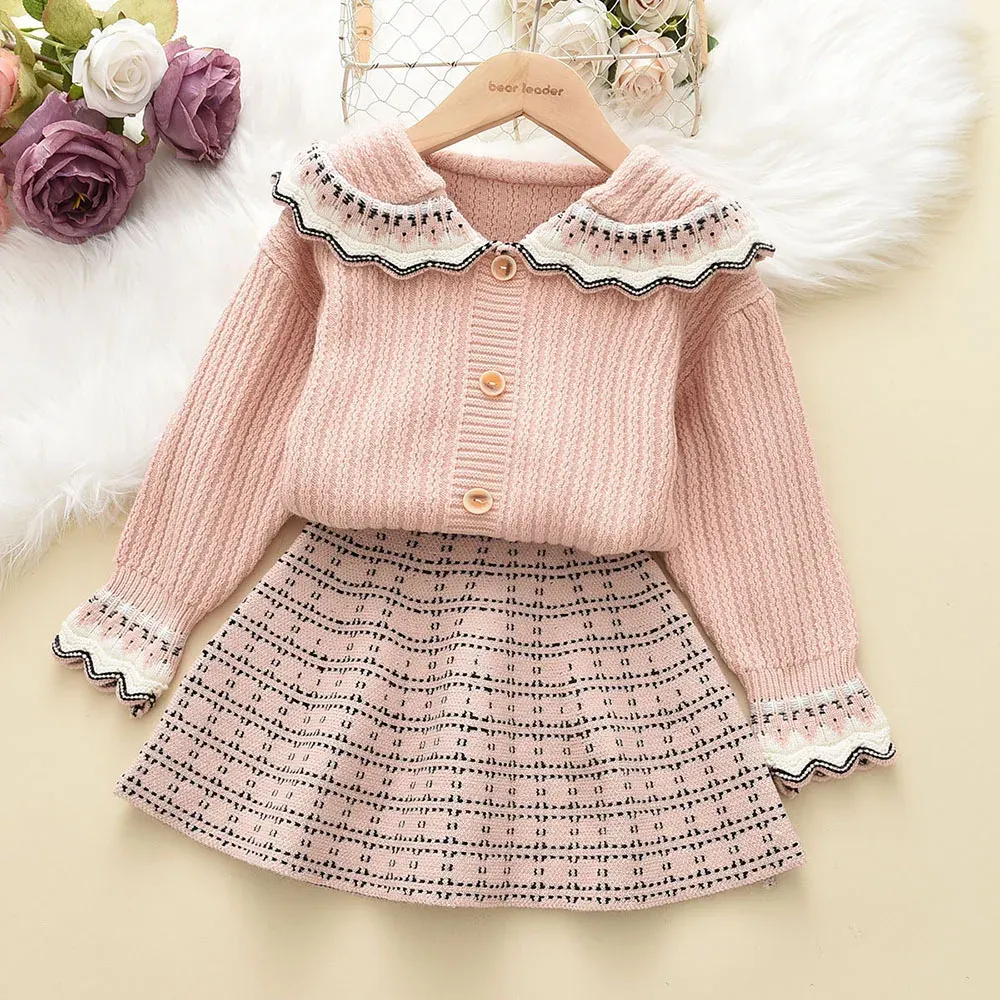 Robes melario hiver bébé filles vêtements de Noël vintage tricot pull en tricot cardigan collier collier en dentelle jupe rayée 2pcs 26 ans