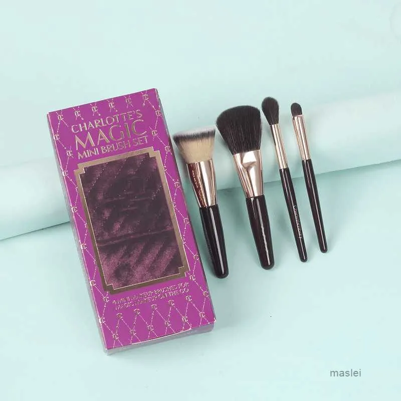 Charlotte Tilbury Makeup Brushesセット4-PCSブロンザーパウダーパウダースカルプ財団アイブレンダースモーディ