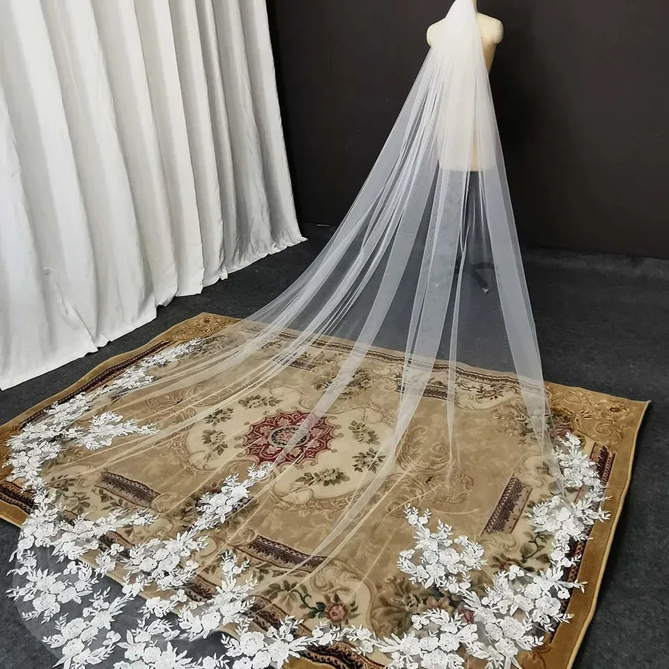 Lace-Trim Bridal Veil in Ivory 3.5M 3D Lace Flower Veil With Pearls, Flower Core Embroidered  main image 3