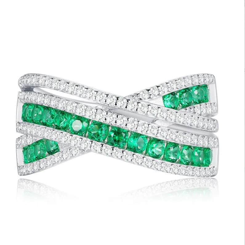 2024 Anelli di nozze fatti a mano Choucong Gioielli di lusso al 100% Pure 925 Sterling Sterling Round Cut Emerald Moissanite Diamond Party Women Cross Band Gift Ring