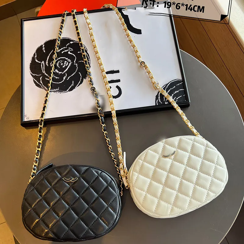 Black Gold Alphabet Chain Bag Goose Egg Bag Makeup Bags Designer Womens Shoulder Bag Sheepskin Diamond Gold Hardware Cc Buckle Matelasse Chain Luxury Handbag 19cm