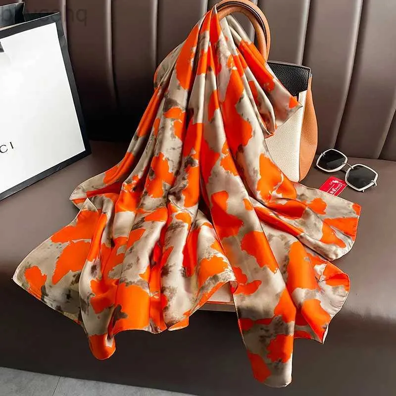 Schals Live -Versorgung Frühling und Sommer Neue Mode Orange Simulation Sili Brocade Seidenschal weiblich Temperament Strandtuch Travel Schal D240426