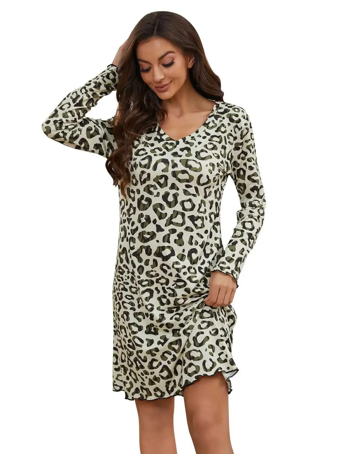 Dames Sleepwear V Hek Ruches Trim Dames Nachtbedrijf Lange Slves Leopard Print Pyjama Dress vrouwelijke SLPwear Spring Fall Nightwear Huiskleding Y240426