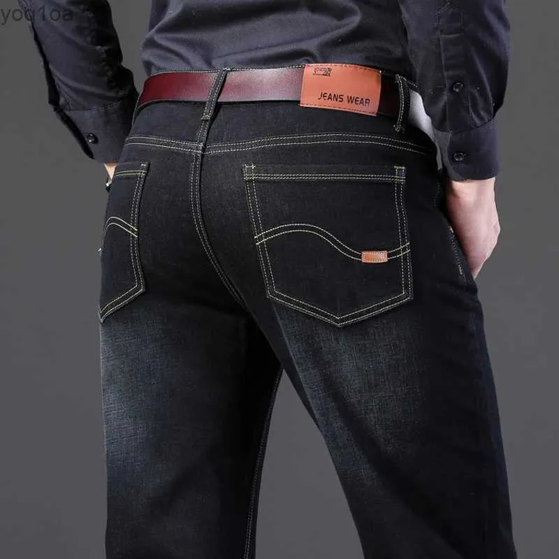 Mäns jeans klassiska svarta mens jeans rak benväska plus storlek byxor bekväma mörka byxor lämpliga för pappor tunna byxor l2404
