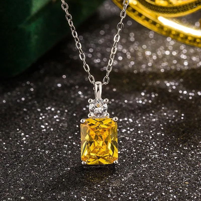 Pendant Necklaces 2024 Yellow Zircon Necklace Sparkling Artificial Crystal Exquisite Design Luxury Jewelry Accessories Gift For Mother