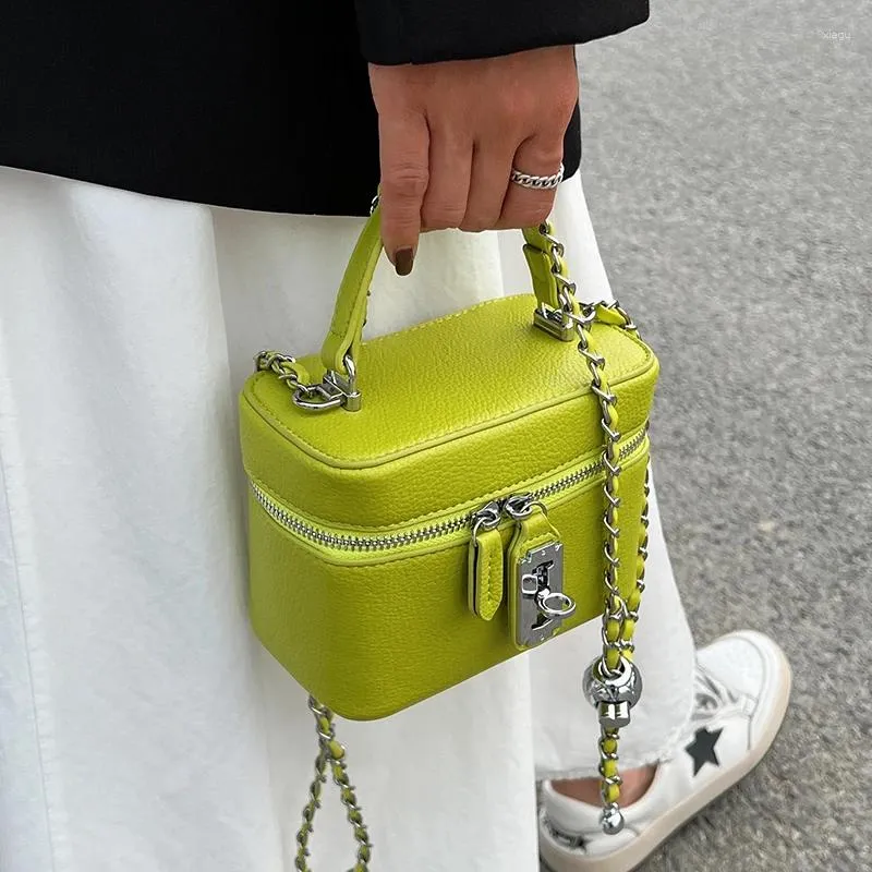 Sznurowanie kobiet kwadratowe torebki 2024 Letnie łańcuchy mody torby krzyżowe Teksturę Pu Bag ramion elegancki elegancki mini telefon komórkowy
