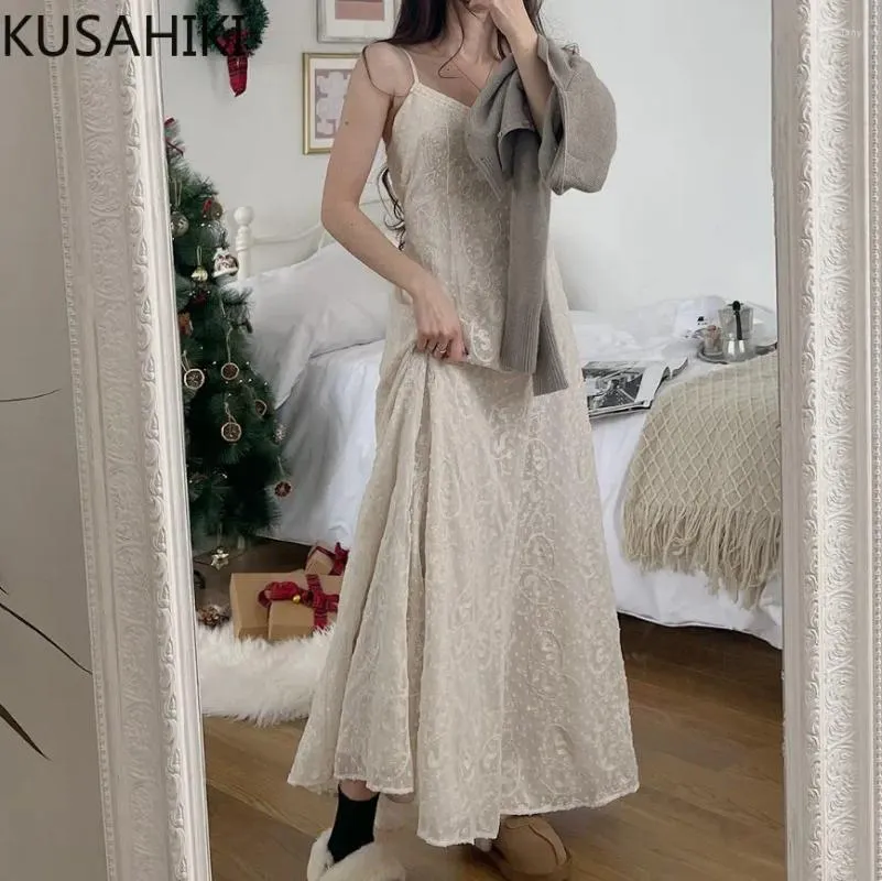 Robes décontractées kusahiki coréen printemps / été en dentelle chic en dentelle polyvalente mince robe suspendue 2024 sangle de taille