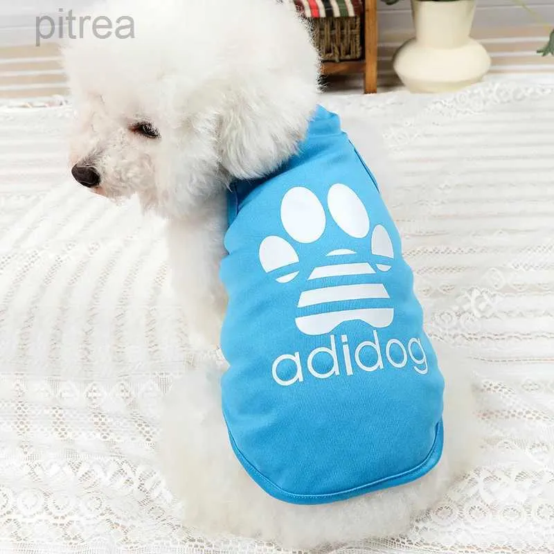 Hondenkleding Pet Dog Kleding Zomer Soft Polyester Teddy Dog Dunne tanktop Ademend en Cool Dog Cat Clothing Small Dogs T -shirt D240426