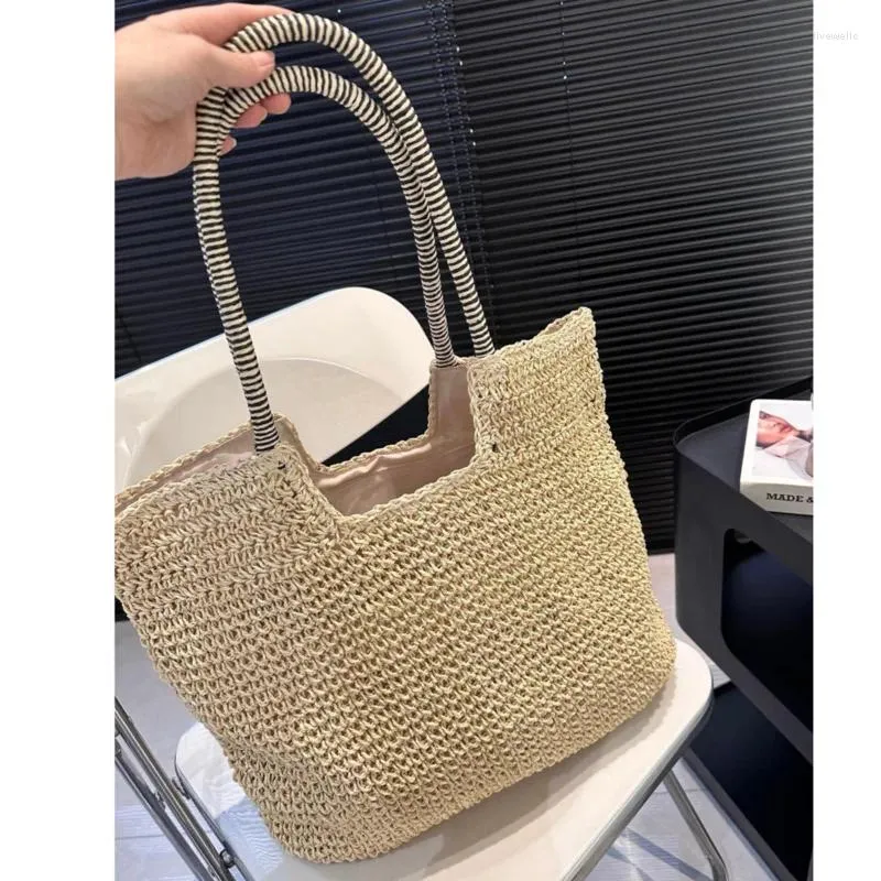 Totes YS 2024 Minimalista ombro de palha tecida Fashionable Praia Undermail Bag de grande capacidade