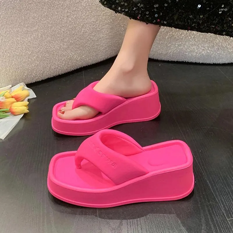 Pantofole spicchi di suola spessa Flipflops Women 2024 Summer Platform Platform Beach Woman Plus 43 Clip Toe Cedge Tacco sandali