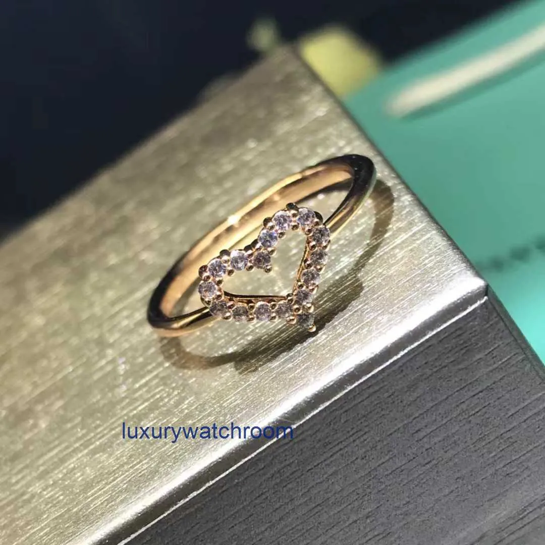 Bande de femmes Tiifeany Ring Jewelry Fresh 18K Diamond Heart Full Rose Gold V Hollow