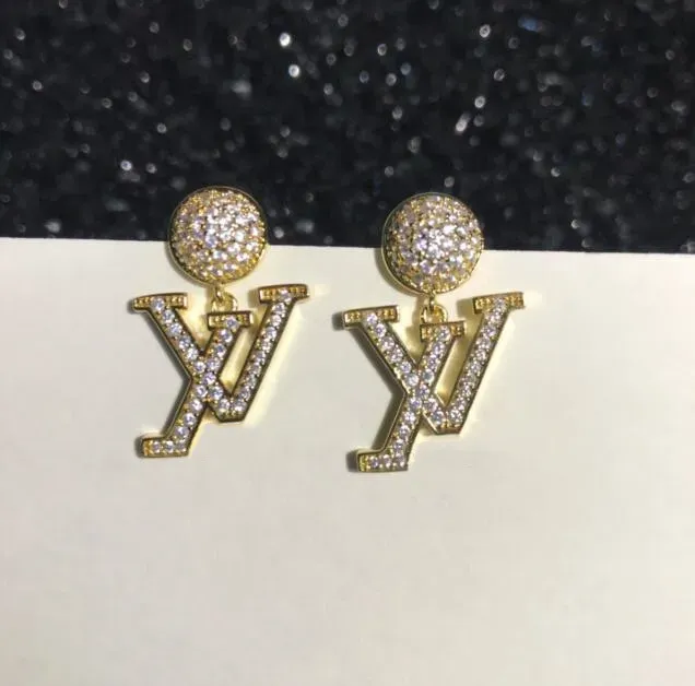 Błyszczący glamour diamond Studs dla kobiet najlepsze 18 -karne złotą literę nurkowatą kolczyki projektant biżuterii kolczyki ślubne biżuteria ślubna dobre prezenty Walentynki mają pudełko pudełko