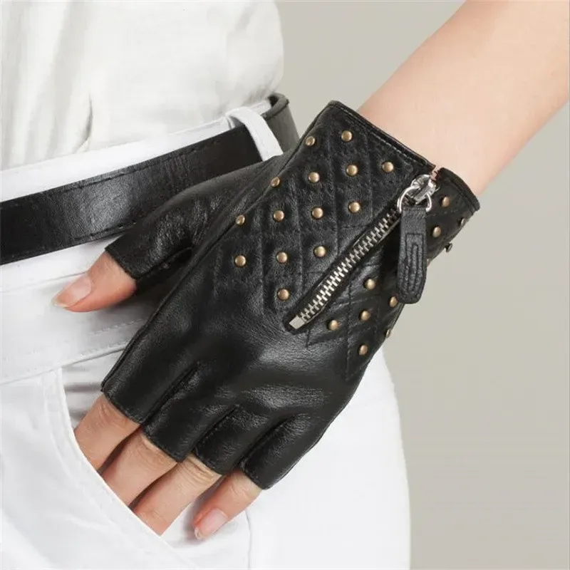 Nowość oryginalne skórzane rękawiczki Mężczyźni i kobiety Black Palce Bez palców Rękawiczki mody nitowe