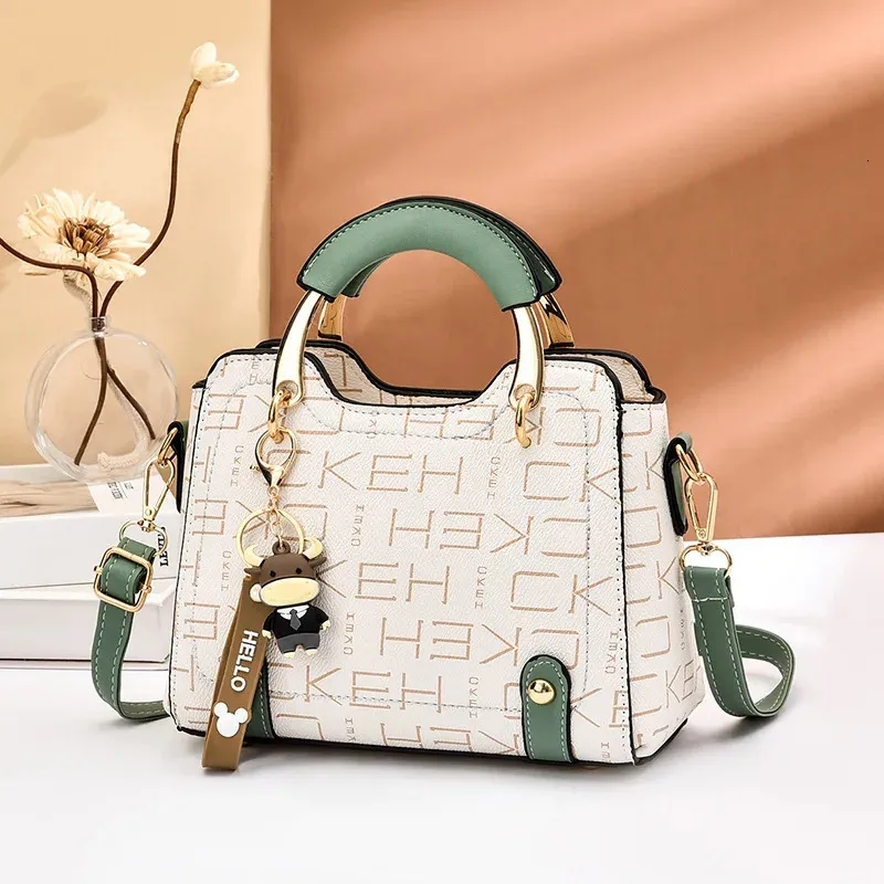 модная марка печатная сумка на плечах дизайнер маленькая квадратная сумочка с простой текстурой мессенджер дизайнерская сумка женская сумка 240426