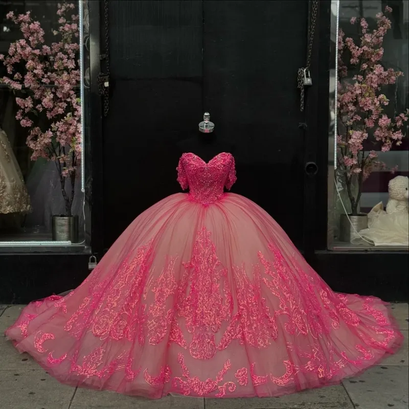 Розовый красный блеск Quinceanera Платье с плечевого шарикового платья кружев