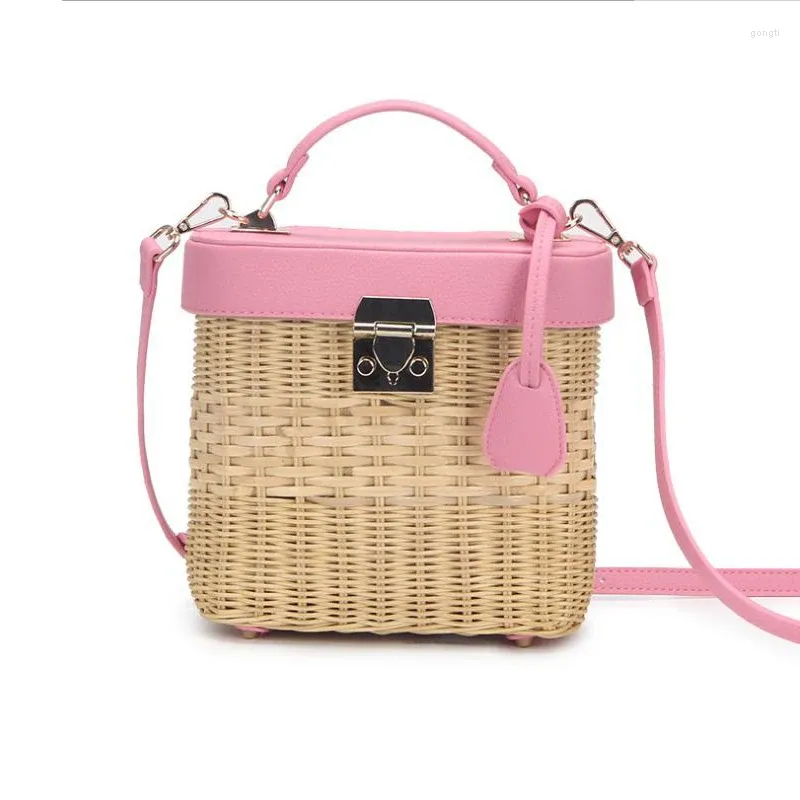 Tasche 2024 Frauen im Sommer im Sommer im Sommer -Strand Freizeitstroh -Weave Eimer -Umhängetaschen für kleine Crossbody -Urlaubssack