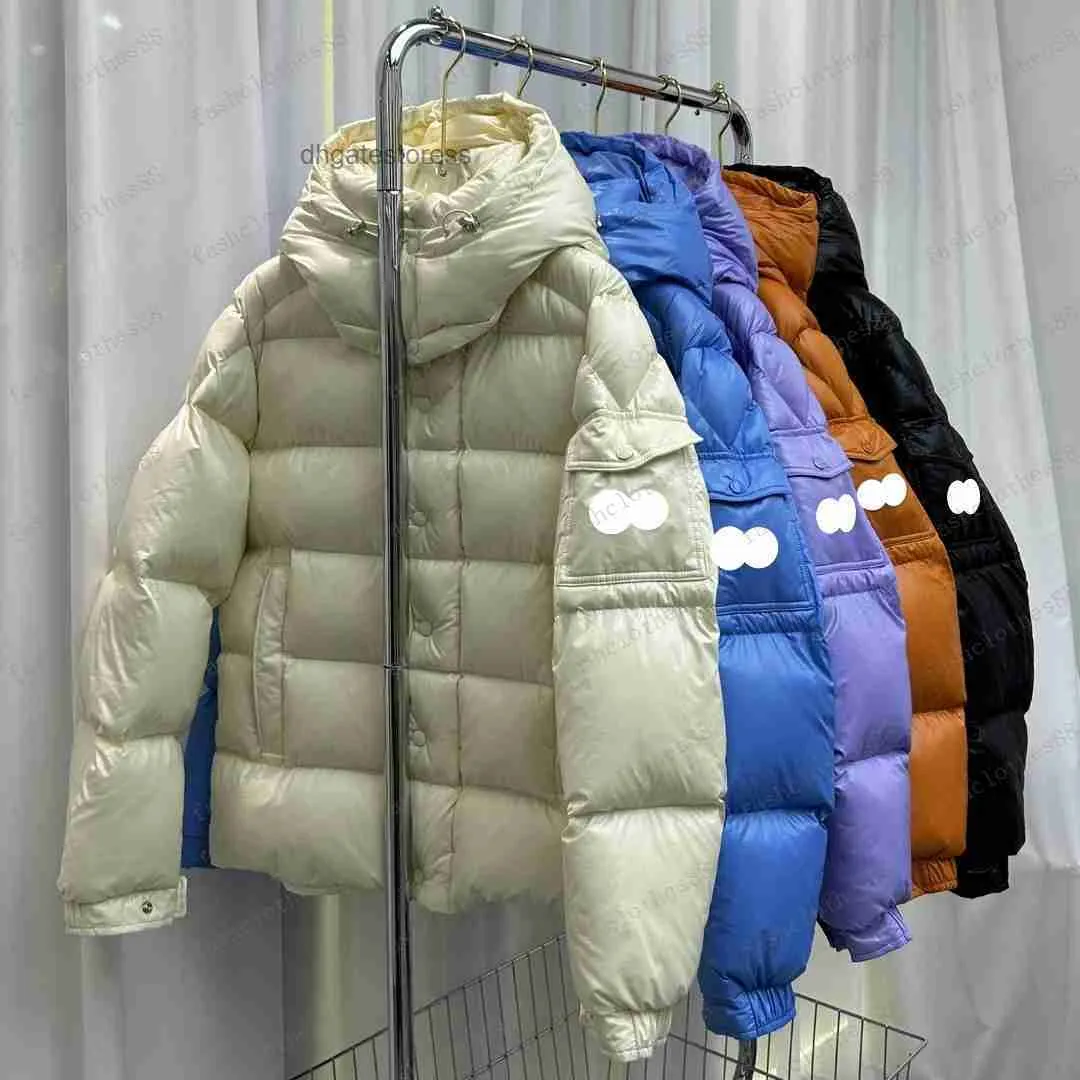 23SS Luxury Designer Mens Down Parkas Badge Badge Trip Tripe Spun Swned Cabinage à capuche Légère de la veste basse épaissie Veste d'hiver chaude Top Taille 1/2/3/4/5