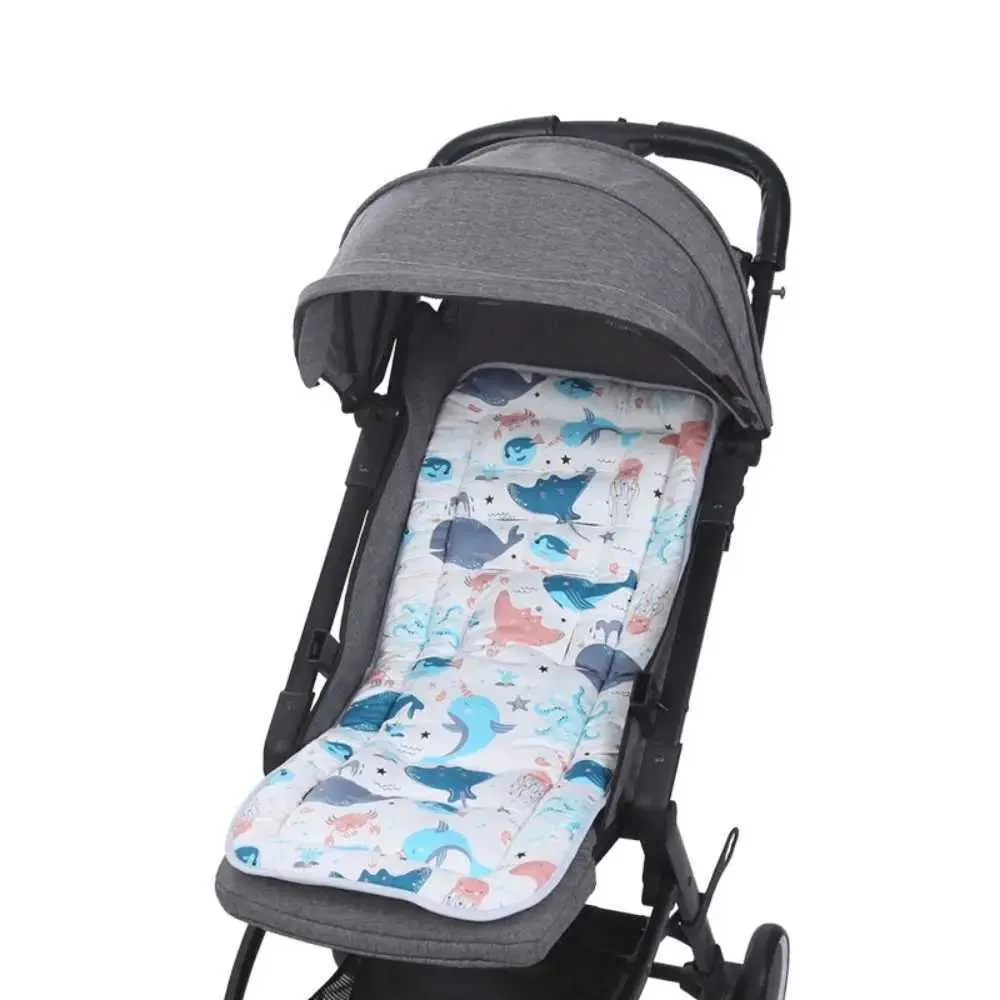 Wandelwagenonderdelen Accessoires Warm en draagbare buitenkatoen wintercartoon baby kinderwagen kussen kussen baby kinderwagen accessoires baby kinderwagen kussen autostoel cushio