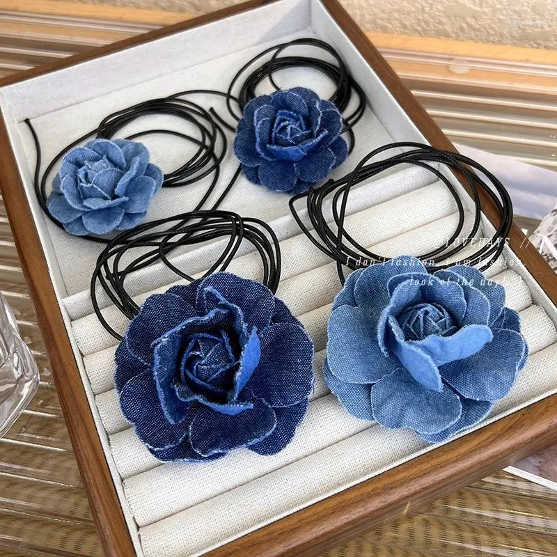 Choker Blue Denim Camellia Flower Chokers Halsband för kvinnor Koreanska Sweet Cool Y2K Girls Summer Pu Leather Rope Clavicle Chain Jewelry