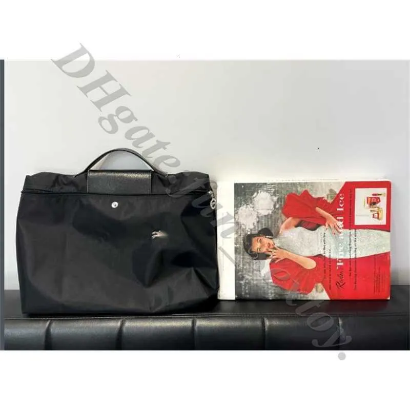 Dobrando a loja barata 90% de desconto no atacado de bolsas de bordado bordado nylon shitcase bolsa sac femme para homens e 70º documento A4 document Borsa computador xs0x