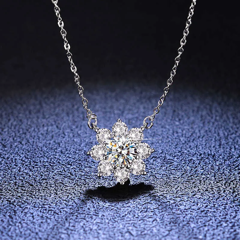 Sterling Sier 925 Pendant Moissanite Necklace Womens Suower Classic Six Claw Snow Live