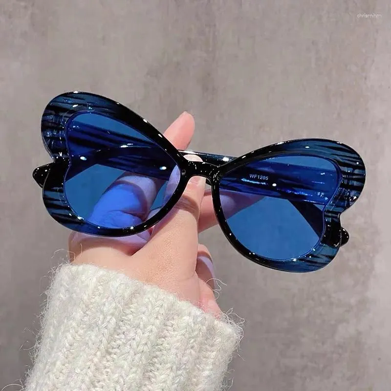 Occhiali da sole 2024 Trendy Cat Eye Retro Luxury Design Butterfly Uv400 Solachi da sole Cool Hip Hop Party Eyewear Shades for Men Women