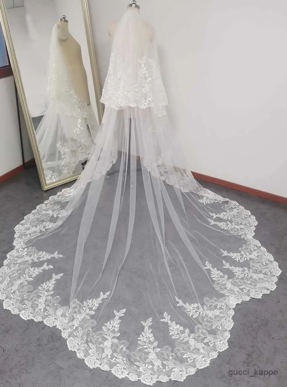 Bijoux de cheveux de mariage Luxury Sequins bling Lace Lace Long Wedding Veil With Blusher 2 Tiers 3 METTER