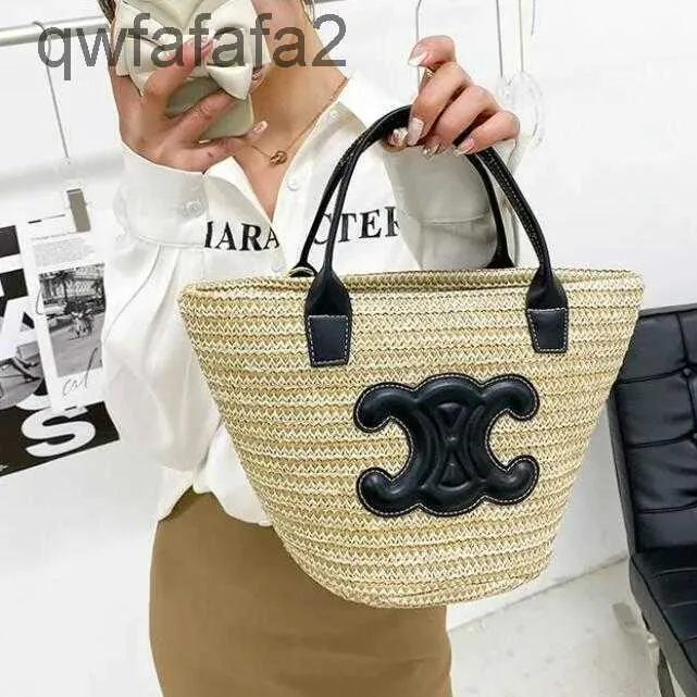 Strandpåse casual rotting stor kapacitet designer totes wicker vävda halm kvinnor handväskor panier palm lämnar lady axel crossbody byde