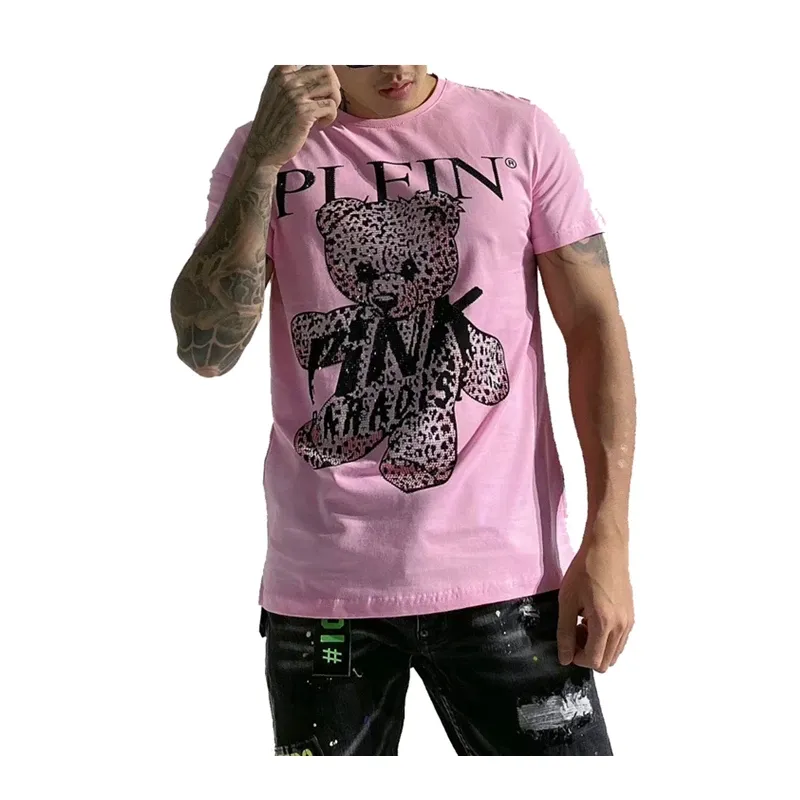 シャツTシャツの男性漫画ラインストーンテディベアPlein Embroidey Summer Casuary Wear Cotton Shortsleeve Pink ParadiseMen Clothing New