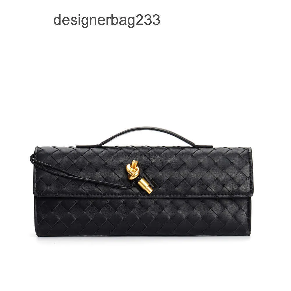 Embrayage à bourse Lady French New Buckle Cross Single Botegas 2024 Venets Mardware Lock Sac Diagonal Long Andiamo Sacs épaule Femmes Femmes à la main Woven WeU0