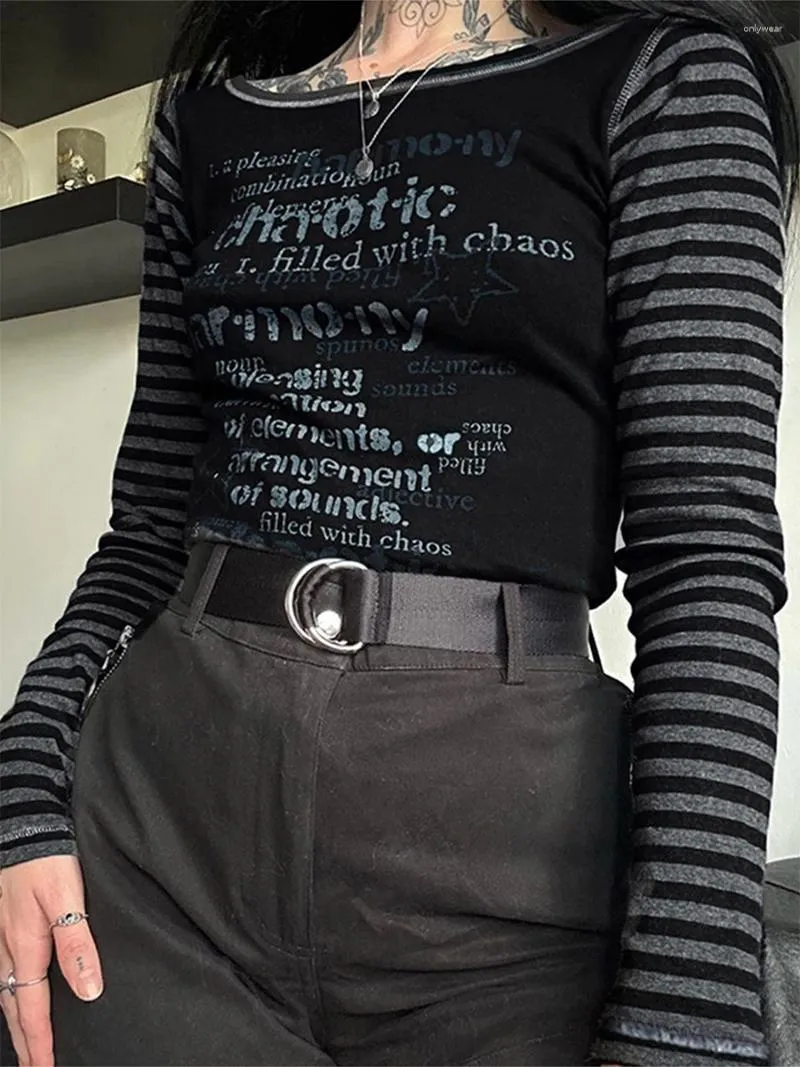 Camisetas femininas Tamas de primavera Tops de colheita preta de manga longa impressão de camiseta listrada cortada