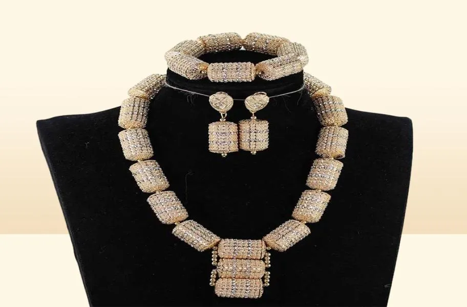 Collier de boucles d'oreilles 2021 Dubai Gold Jewelry Ensembles Fashion Bridal Gift Nigerian Berges africaines Set Pendant Chunky QW119419904657279923