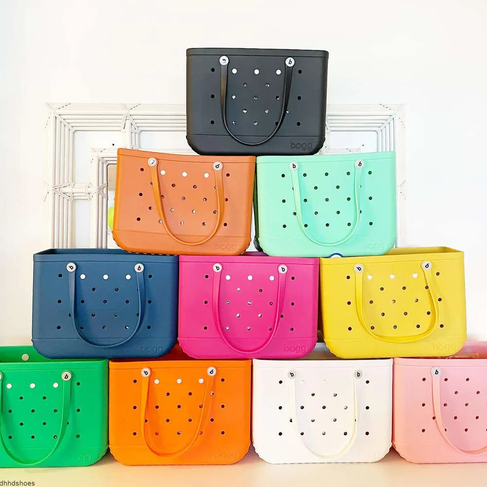 Yaz PVC plastik su geçirmez plaj tote bogg çanta lüks çanta alt koltuk omuz tatil erkek tasarımcı çanta kadınlar debriyaj crossbody city dükkan sepeti gece çantaları