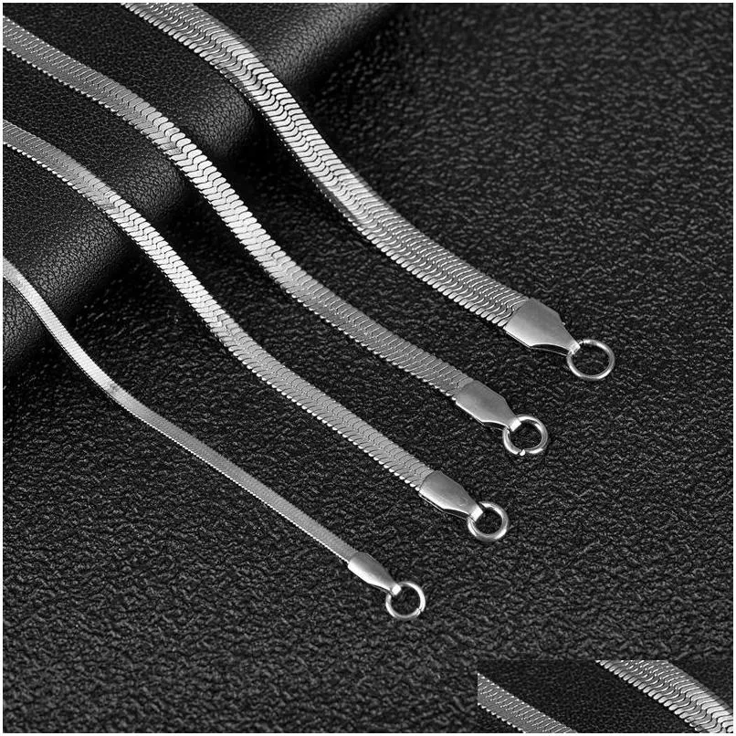 Kedjor Klassisk rostfritt stål Flat Chain Necklace Herringbone Snake för män Kvinnor Chokers CLAVICLE SMYCKE Drop Delivery Necklac Dheh4