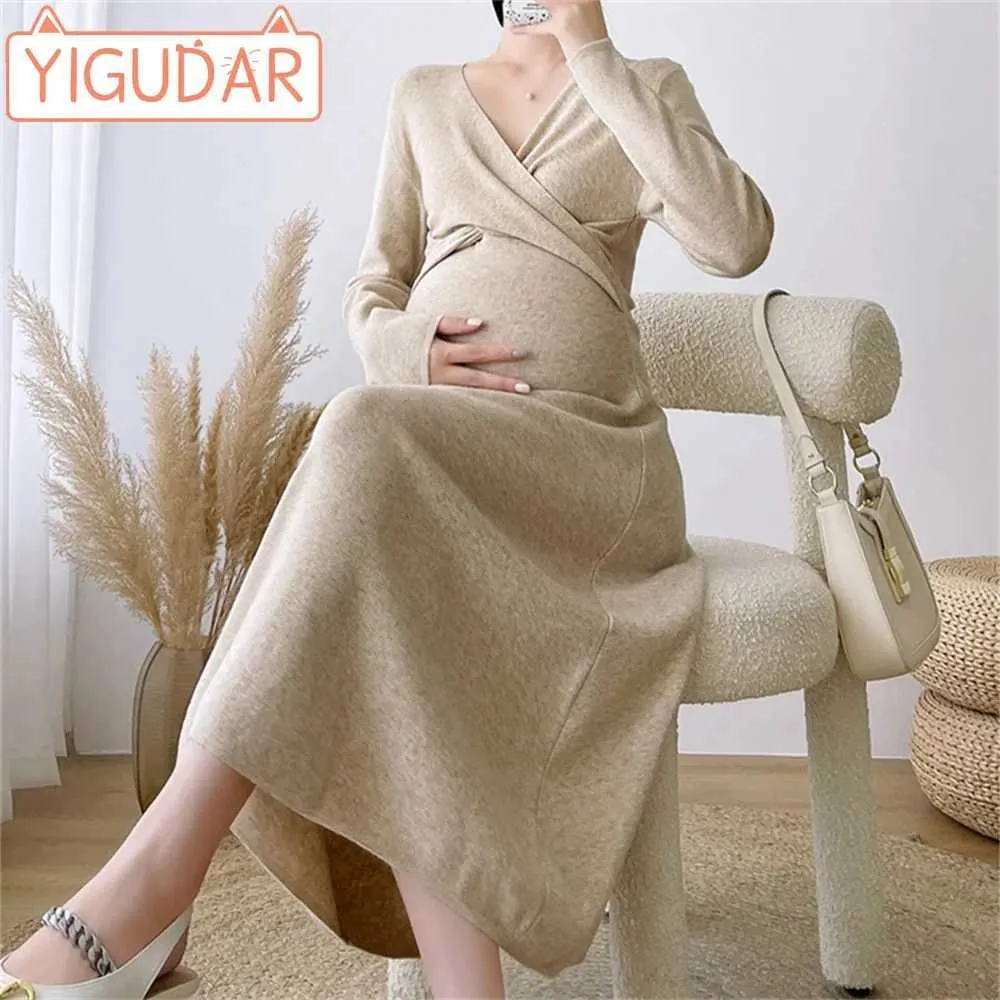 Maternity Dresses Pregnant Womens Dress 2023 Autumn/Winter New Knitted Long sleeved Fashion Wide V-neck Mid length Q240427