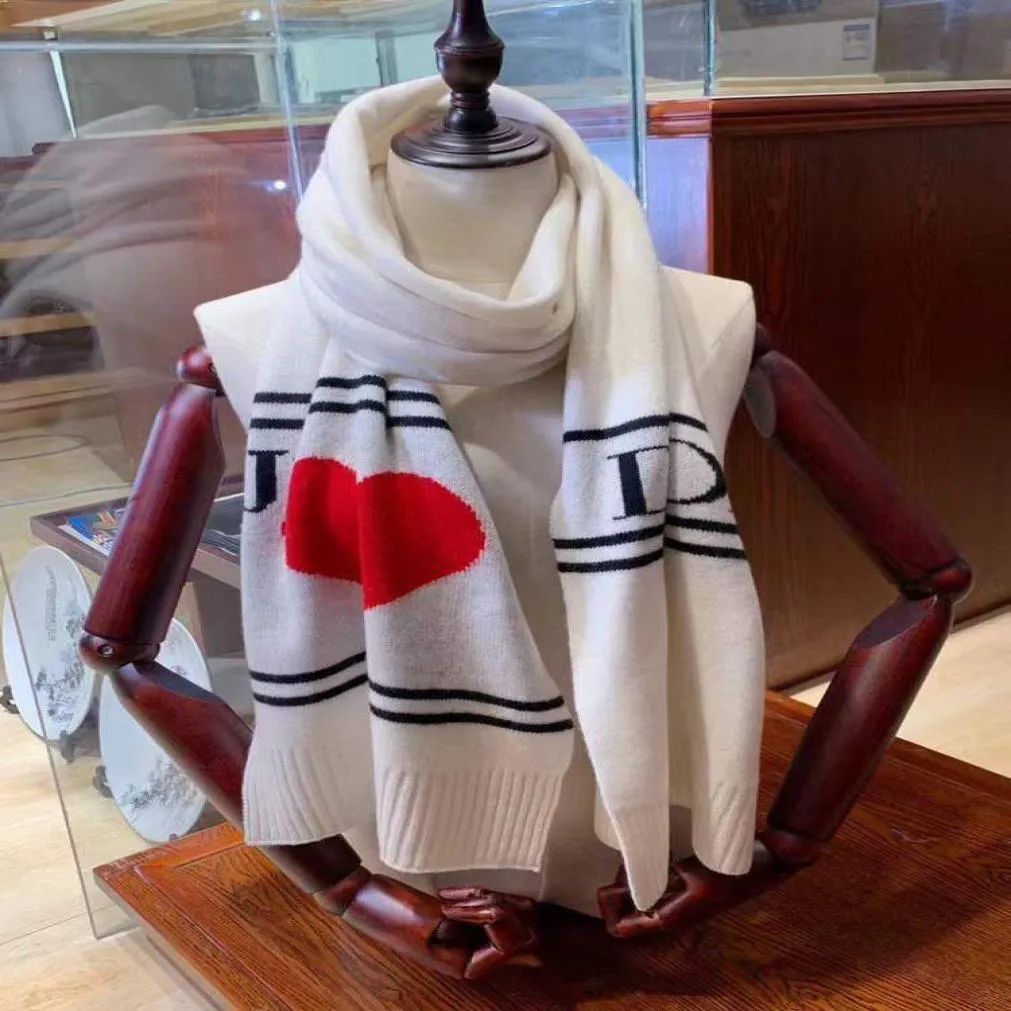 Marca Lenço de Cashmere Sofme Knitting Love Pattern Black and White Scarves Luxury Scarves4273634