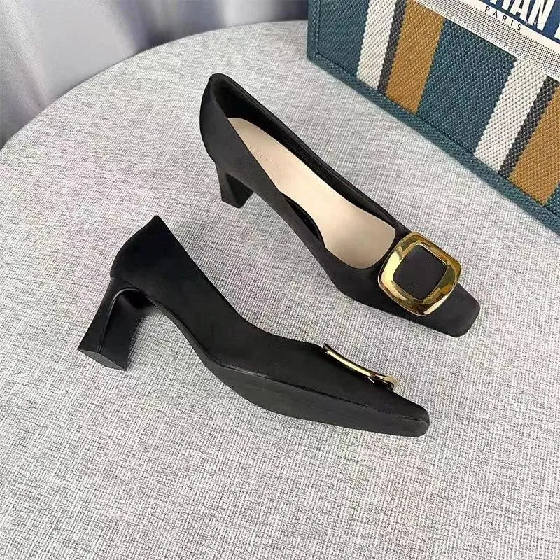 Dress Shoes Black Block Heel Women Elegant teen Hoge hakken voor metalen verfraaiing Pumps Wedding Bride Pump