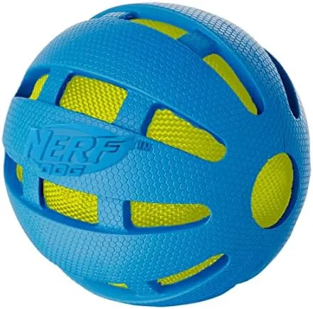 Nerf Dog Juguete De Pelota Chirriante De Fútbol – Grande, Verde, 4 Pulgadas, Para Perros Masticadores