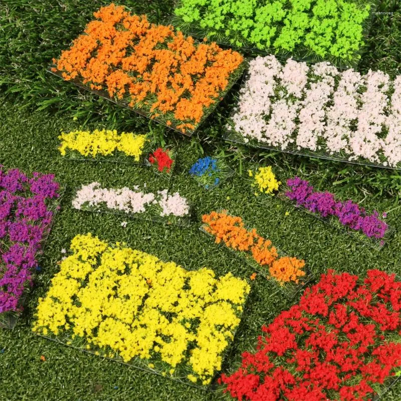 装飾的な花28pcs/ボックスモデルシーンシミュレーション地形生産フラワークラスターミニマイクロランドスケープワイルドミニチュアグラスゲームサンドボックス