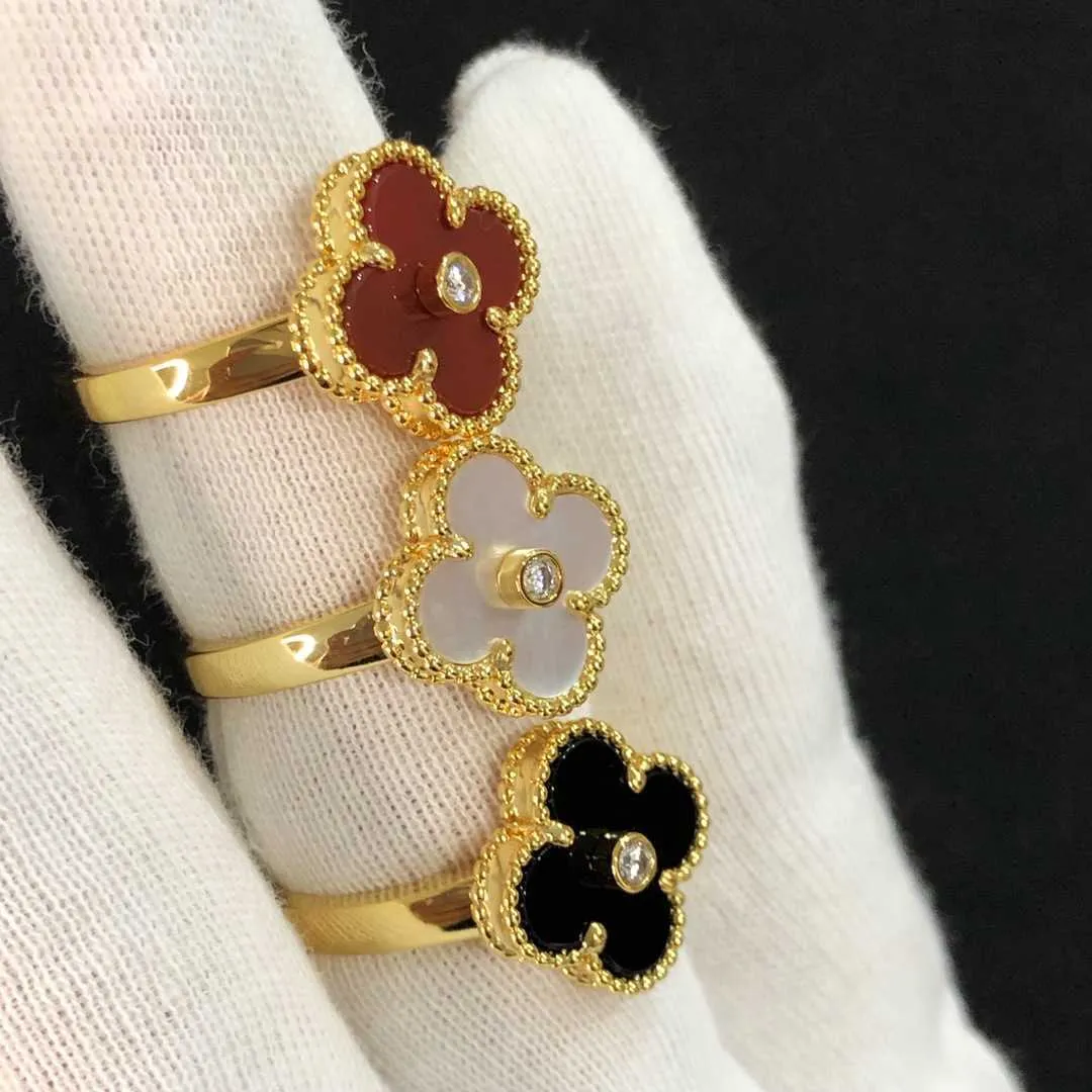 Designer Charm Version V Golden Van Lucky Clover Ring Female S925 Silver Natural White Fritillaria Red Jade Marrow Full Diamond