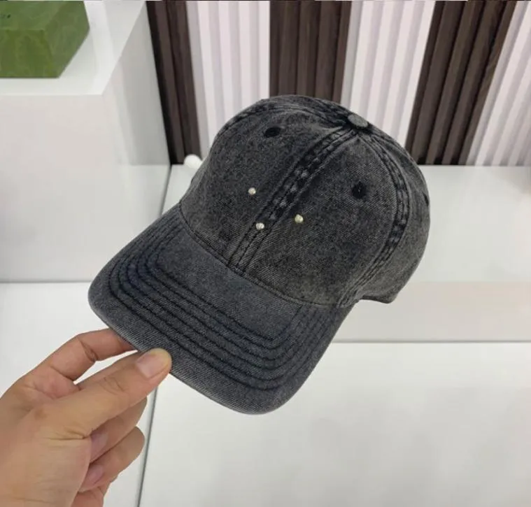 2022 Luxury fashion designer baseball hat classic inverted triangle cap cow leather micro label temperament brim adjustable size f9880349