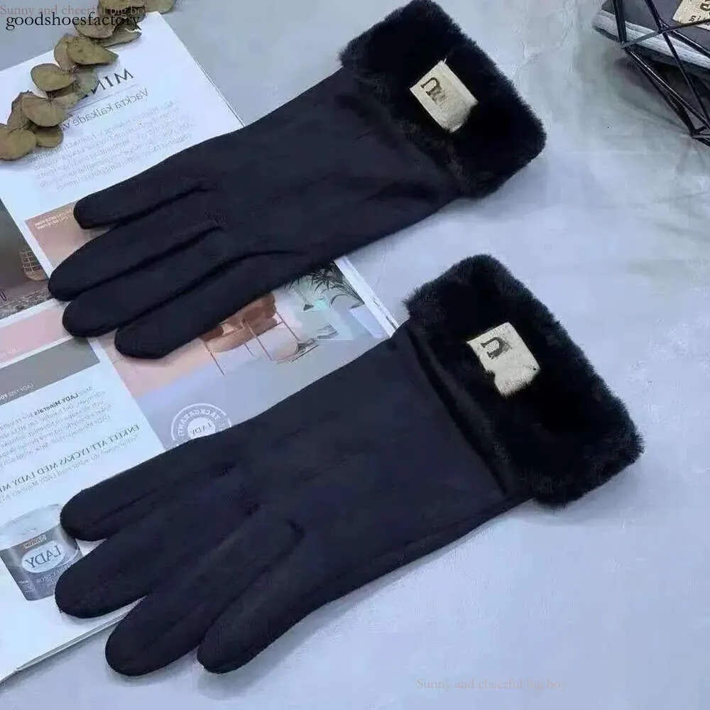 Designer High-Quality Fashion Plush Waterproof Uggg Gloves For Men Women Veet Wool Of Sheep Lady Five Finger Mittens Design Women's Gloves Winter 313