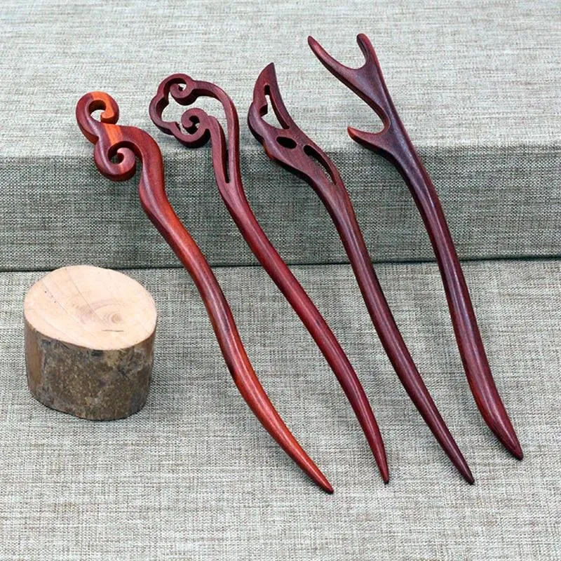 Clips de cheveux Chinois Style Classical Red Wood Hair Hairing pour femmes Accessoires sculptés creux Simple Santal Santal Hanfu Jewelry Decor